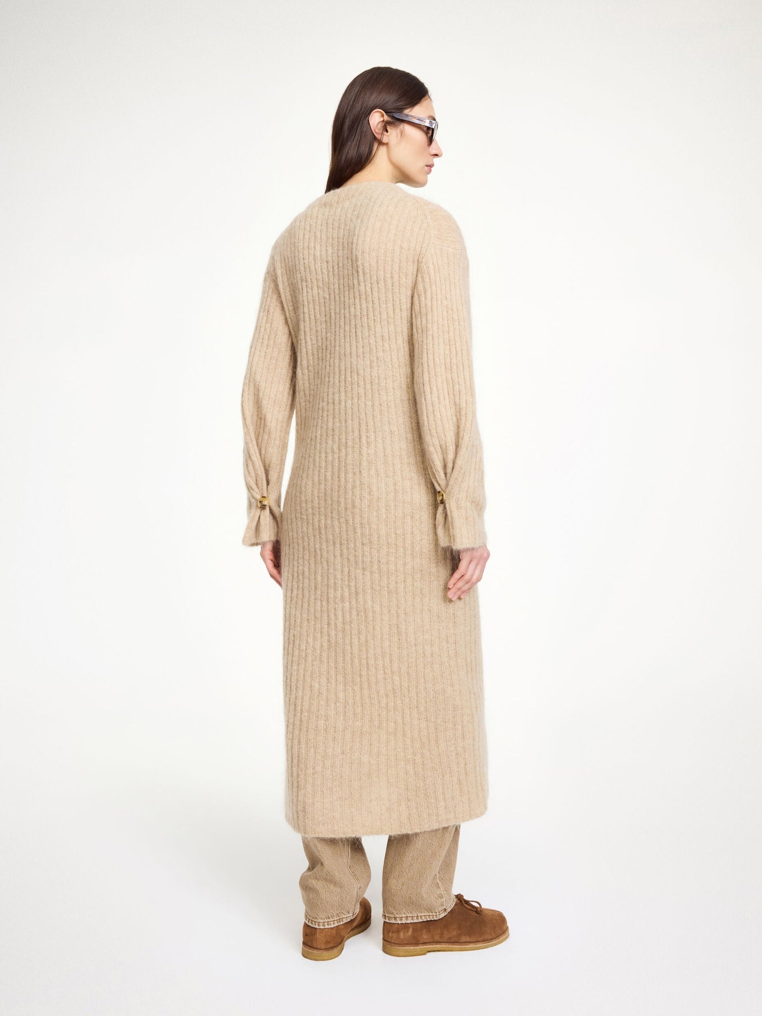 Stylish outfit featuring the Cimonello Maxi Cardigan in Twill Beige, perfect for layering.