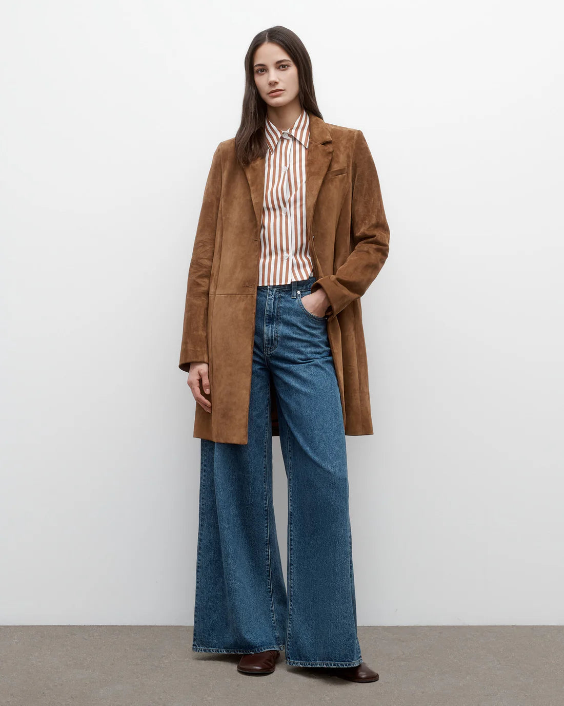 Close-up view of the Easy Car Coat in Martora, highlighting the luxurious heavy suede fabric.