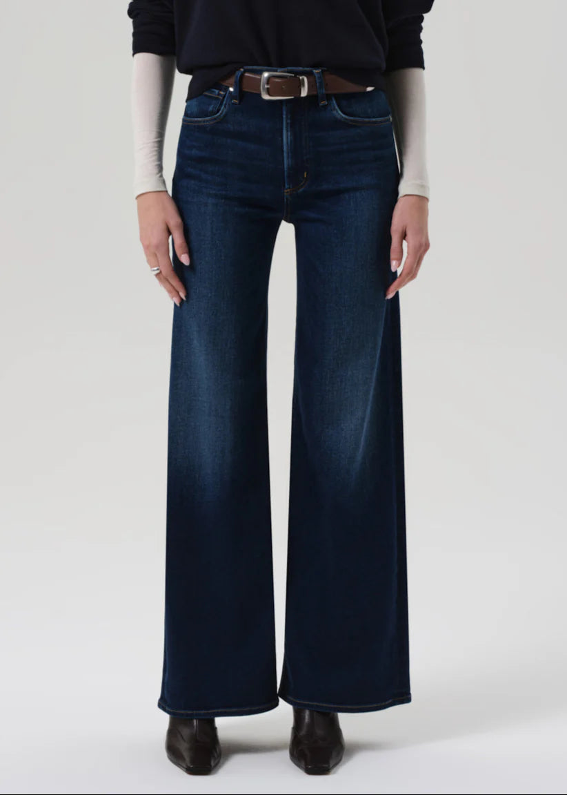 Lyra Long Wide Leg in Masha - detailed view of the zip fly closure and high rise fit for ultimate comfort.