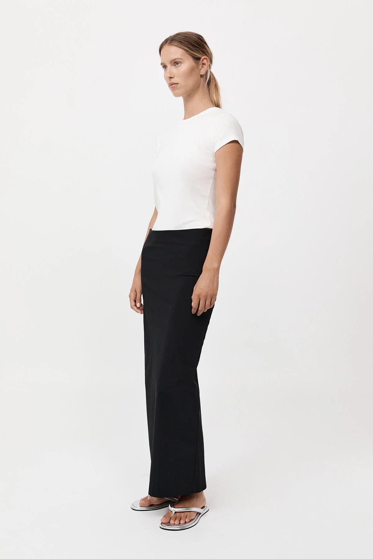 Minimal Column Skirt in Black