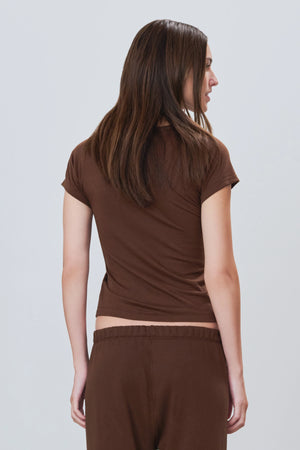 Fitted Crewneck Short Sleeve T-shirt in Chocolate