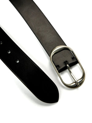 Close-up of Nili's Belt in Black/Silver highlighting the intricate cowhide leather texture and the elegant buckle.