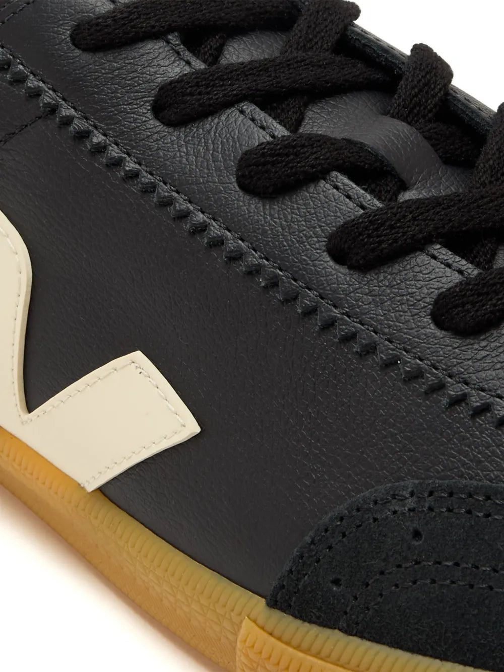 Volley Leather in Black Pierre