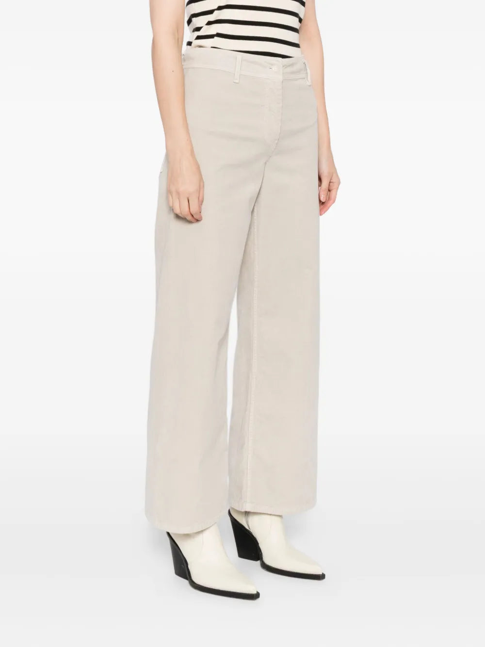Back view of the Megan Pant in Gesso, featuring back patch pockets and stylish back darts.