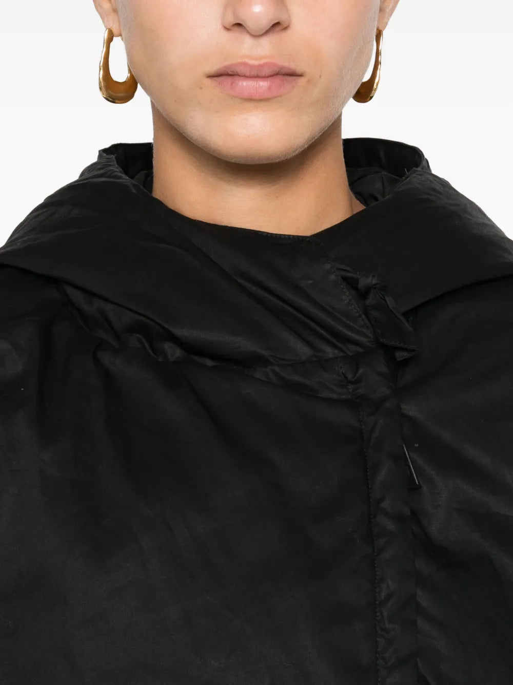 Side pockets of the Sallie Jacket in Black, highlighting practicality and style by By Malene Birger.