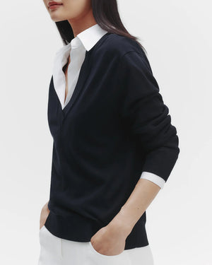 Perfect Deep V in Midnight