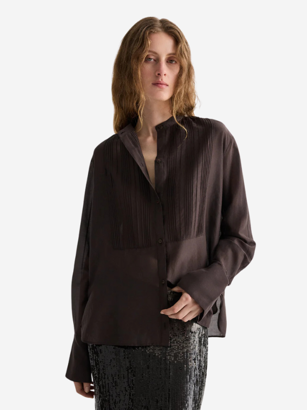 The Night Before Shirt in Delicioso with elongated cuffs and point collar, perfect for a chic casual look.