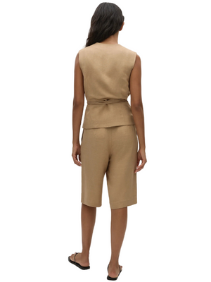 Eva Vest in Sahara