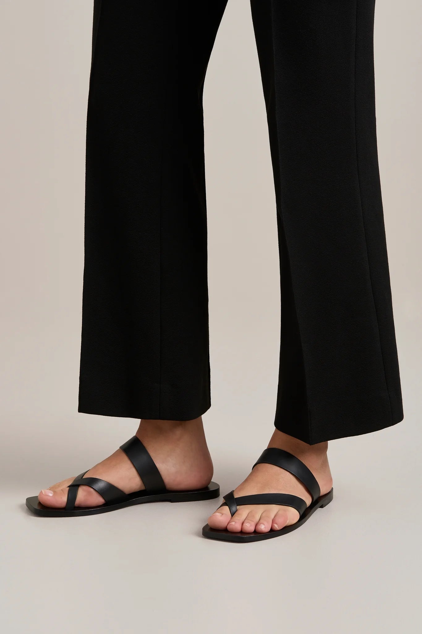 Carter Sandal in Black