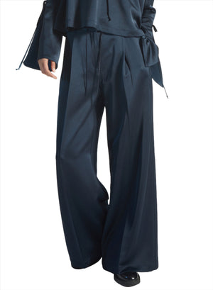 Neve Mid-Waisted Wide Leg Trouser in Navy