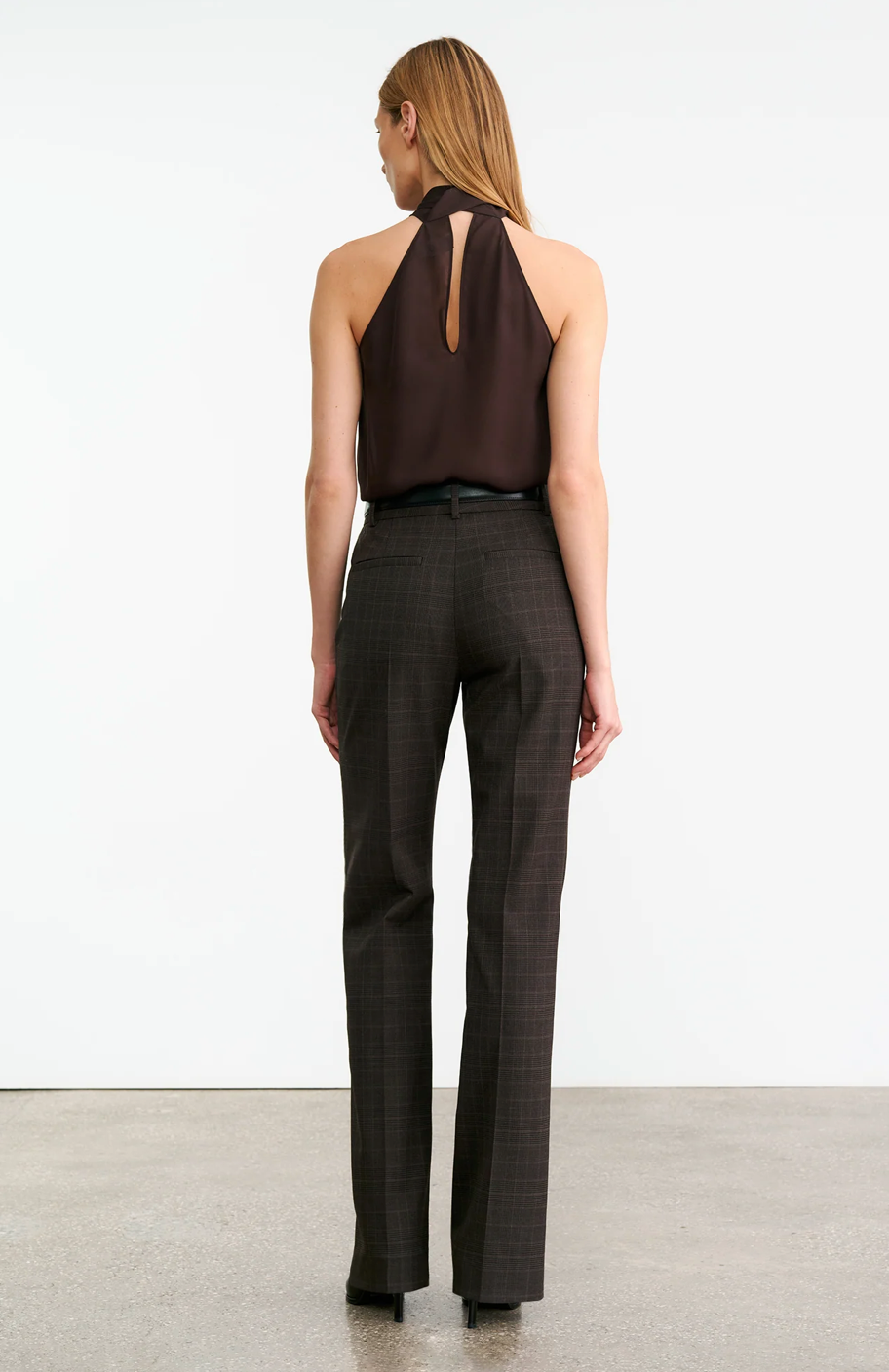 Corette Wool Pant in Cigar Plaid by Nili Lotan - back view with visible back welt pockets.