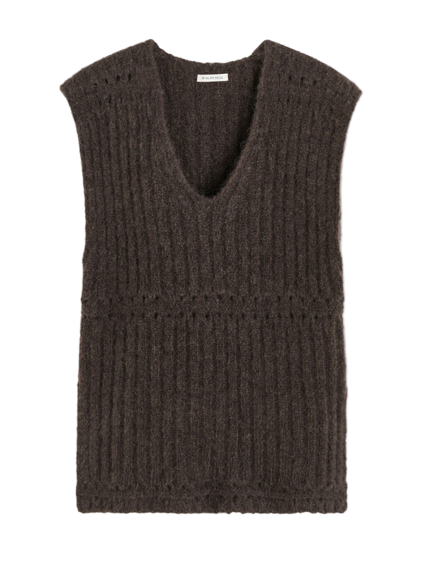 Revna Vest in Carafe by By Malene Birger, showcasing a deep V-neck and cut-out details, perfect for autumn layering.