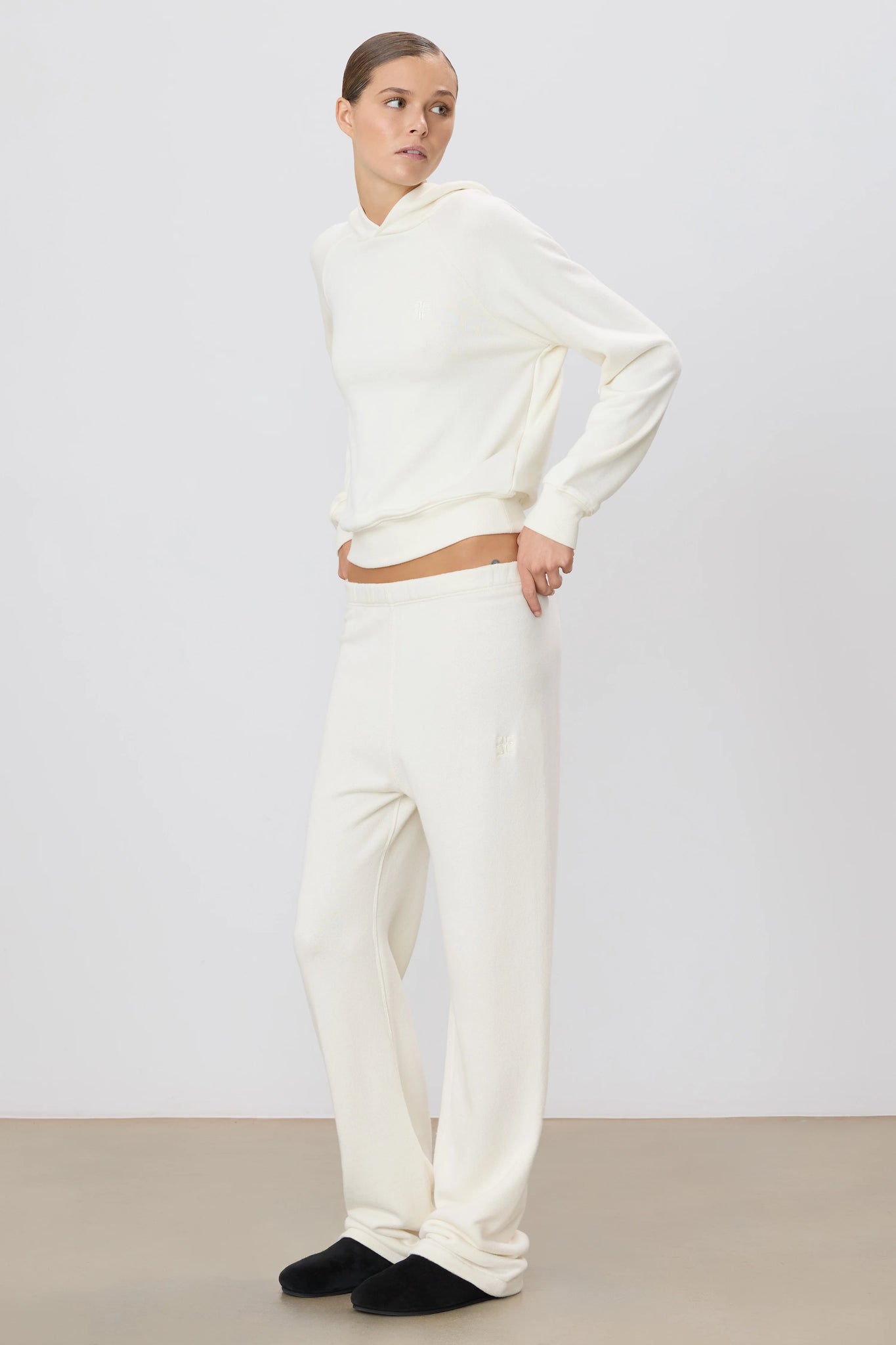 Straight Leg Sweatpant in Cream